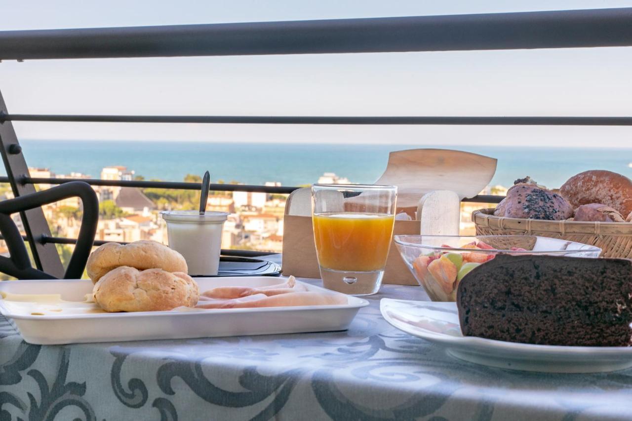 Bellavistarelax Hotell Giulianova Eksteriør bilde